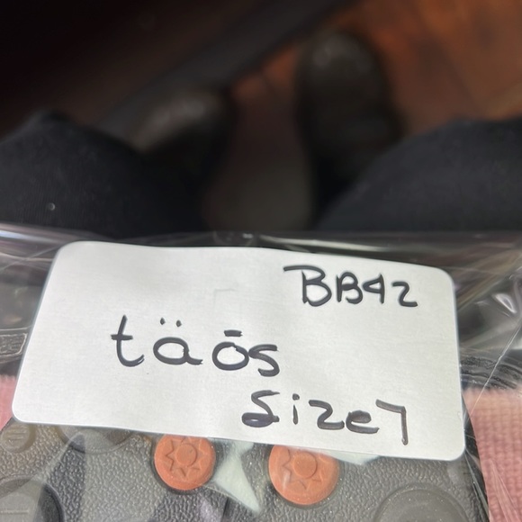 taos Black leather slide sandal - Picture 8 of 8